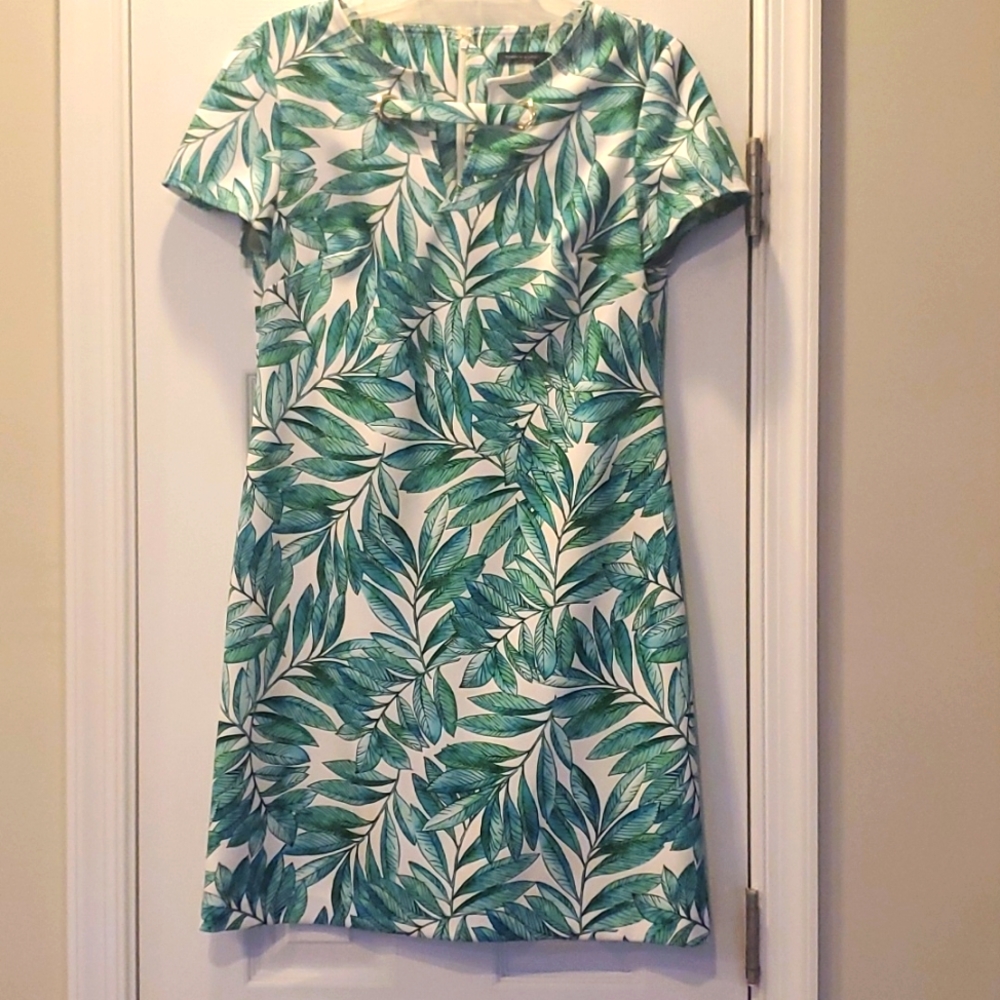 Split neck leaf print summer dress